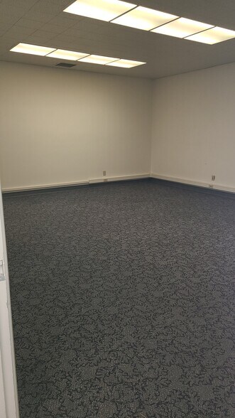 More Photos Of 1601 H St, Bakersfield Office Residential For Lease