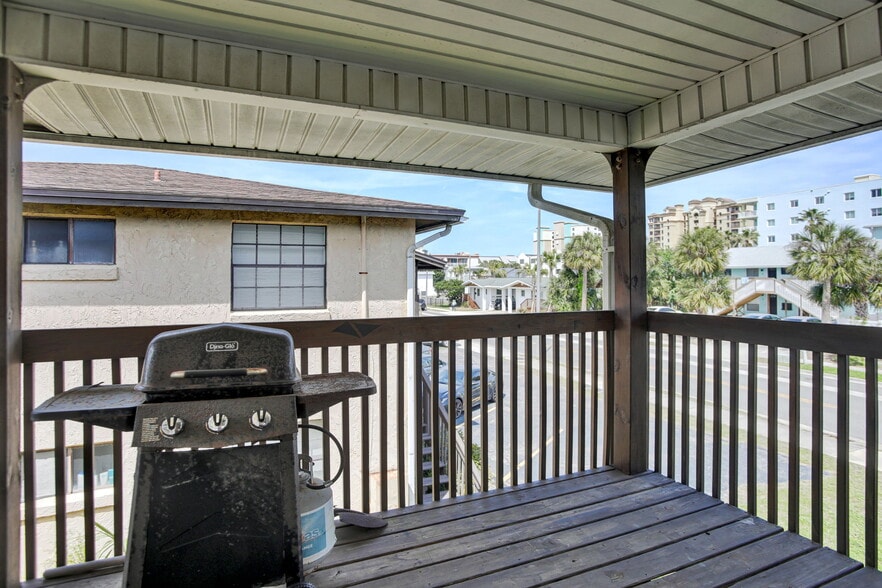More Photos Of 205 11th Ave N, Jacksonville Beach Multifamily For Sale