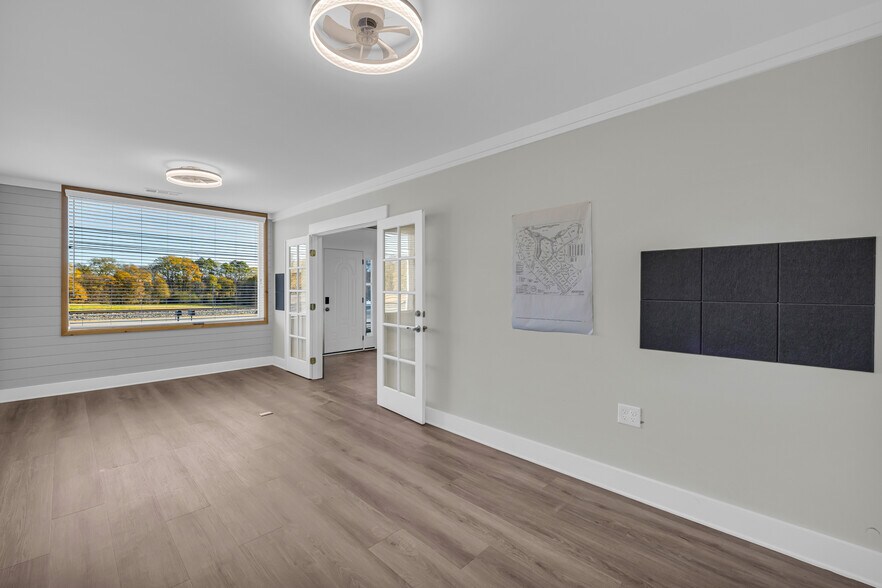 More Photos Of 399 S Elm St, Commerce Storefront For Sale