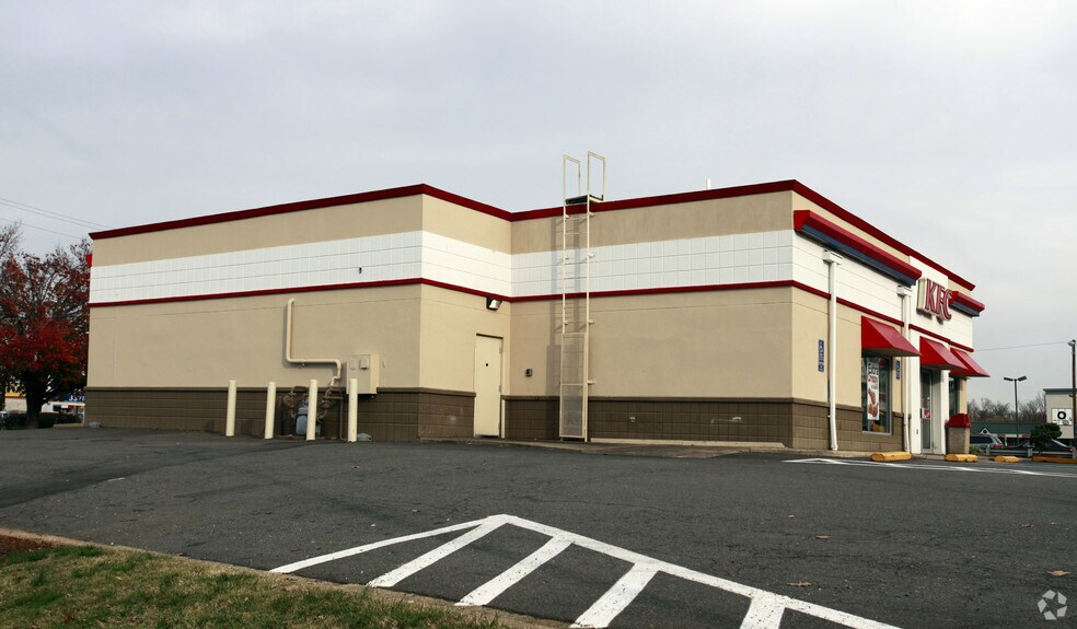 More Photos Of 6227 Little River Tpke, Alexandria Fast Food For Lease