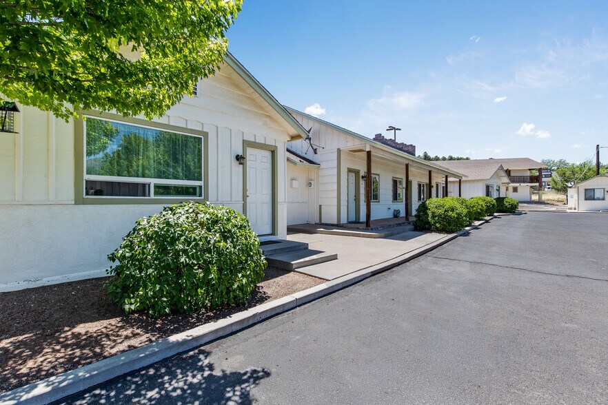 More Photos Of 2010 E Route 66, Flagstaff Apartments For Sale