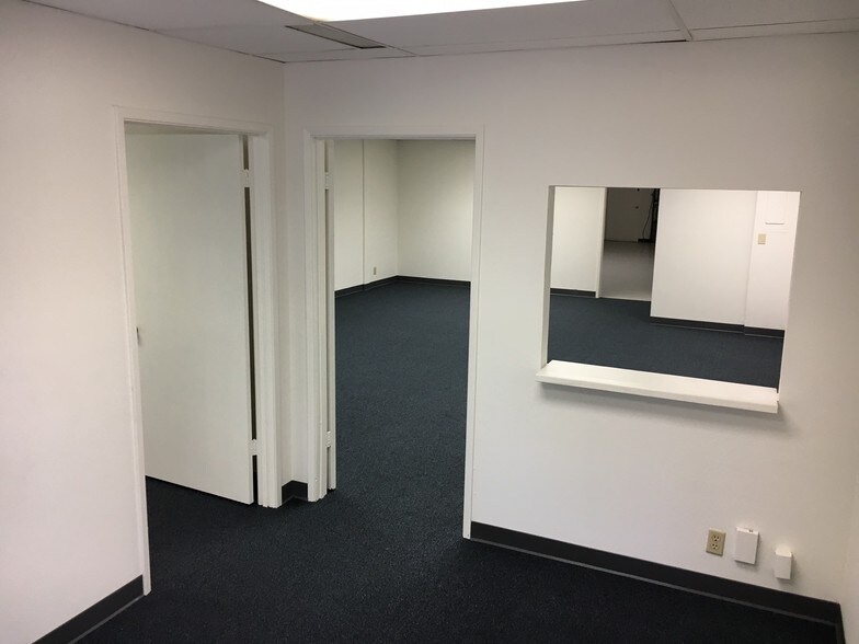 More Photos Of 3639-3697 Enochs St, Santa Clara Warehouse For Lease