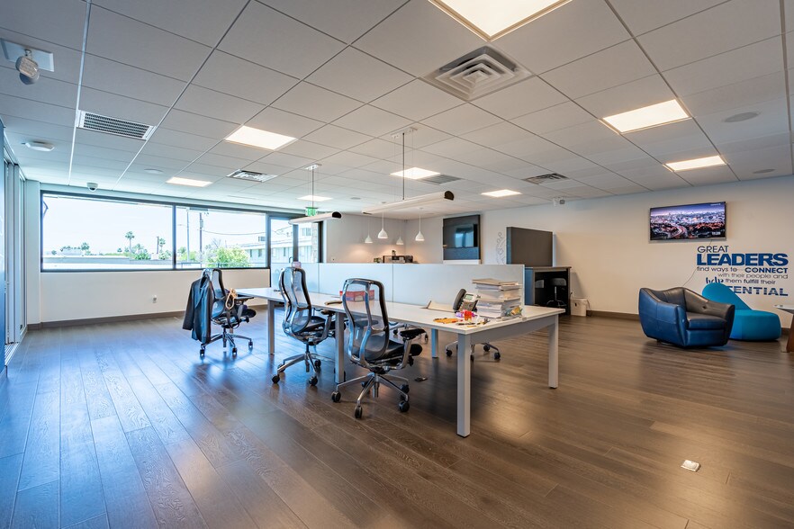 More Photos Of 531 E Bethany Home Rd, Phoenix Office For Sale