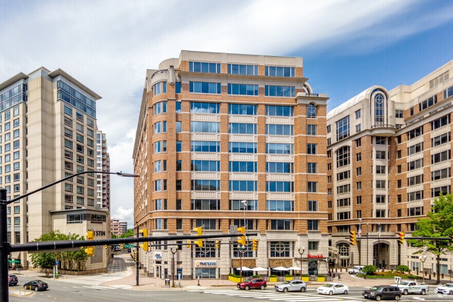 More Photos Of 4401 Wilson Blvd, Arlington Unknown For Lease