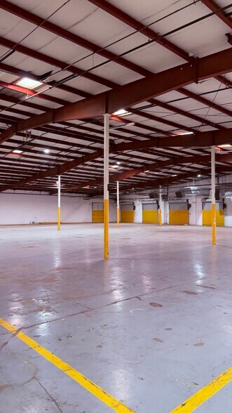 More Photos Of 3517 Frutas Ave, El Paso Manufacturing For Lease
