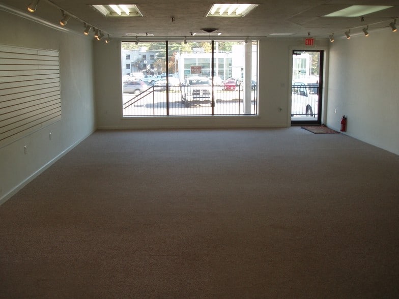 More Photos Of 560 Kelley Blvd, North Attleboro Freestanding For Lease