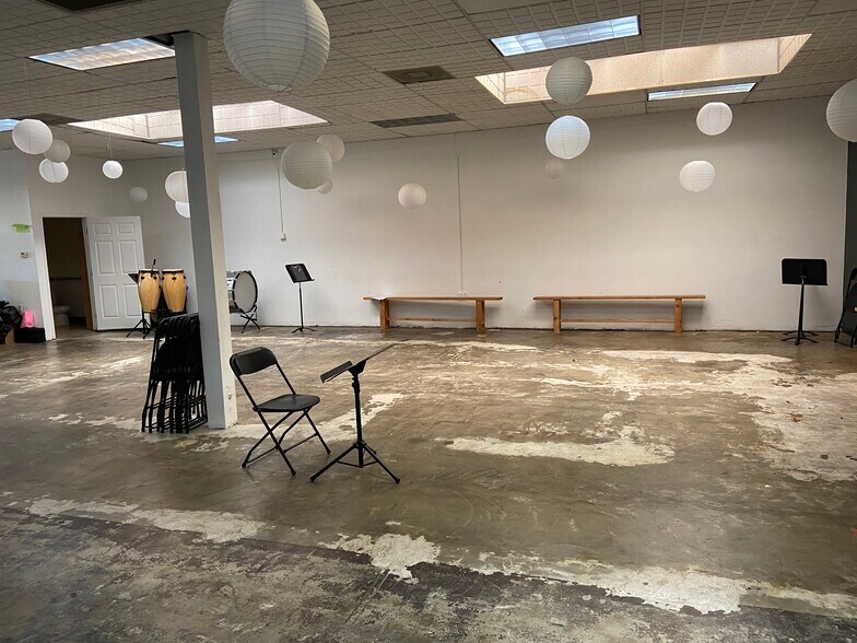 More Photos Of 2240 W Washington Blvd, Los Angeles Storefront For Lease