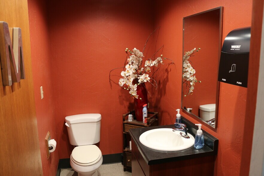 More Photos Of 4885 S 900 E, Salt Lake City Coworking Space