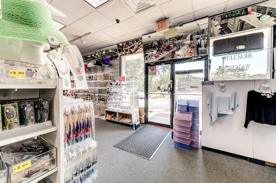 More Photos Of 9345 Olive Blvd, Saint Louis General Retail For Sale