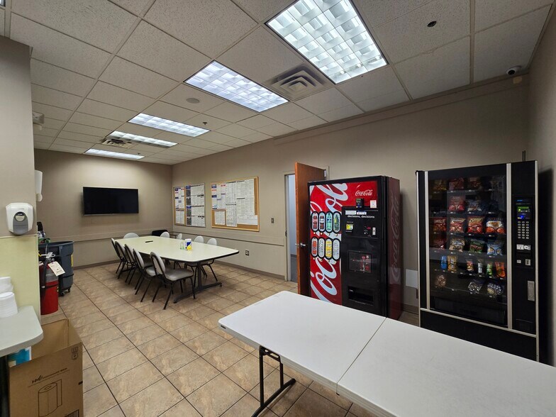 More Photos Of 363 Market St, Kenilworth Warehouse For Lease