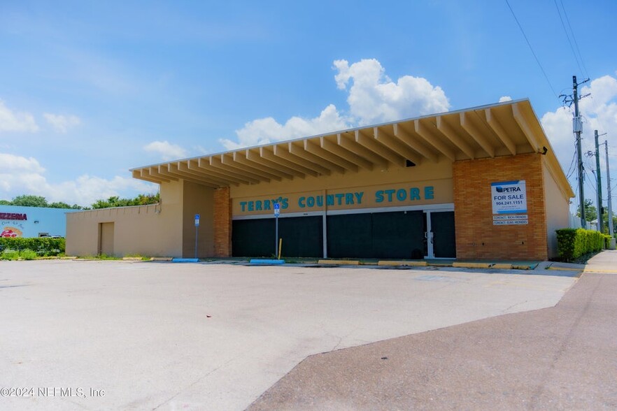 Primary Photo Of 2198 Mayport Rd, Atlantic Beach Convenience Store For Sale