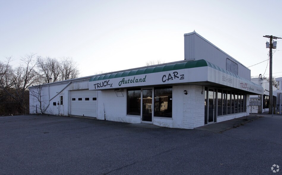 6840 Post Rd, North Kingstown, RI 02852 Auto Repair For Sale