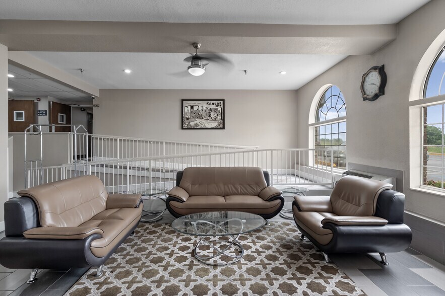 More Photos Of 4321 N Corrington Ave, Kansas City Hotel For Sale