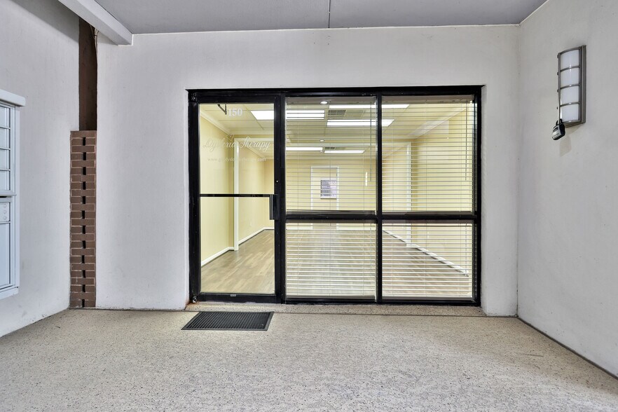 More Photos Of 3421 W Davis St, Conroe Medical For Lease