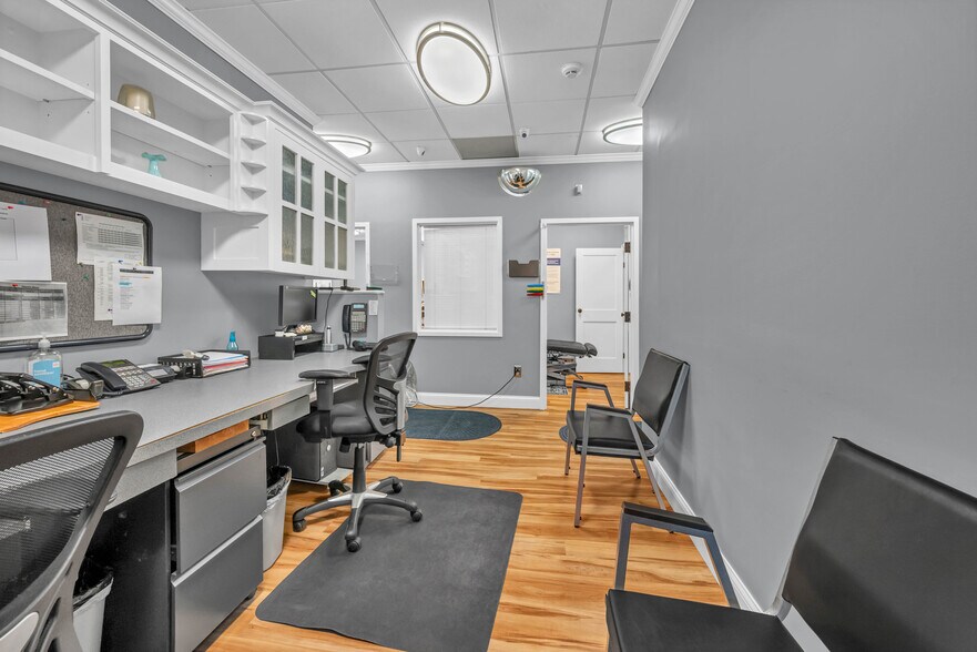 More Photos Of 132 Federal Rd, Danbury Storefront For Lease