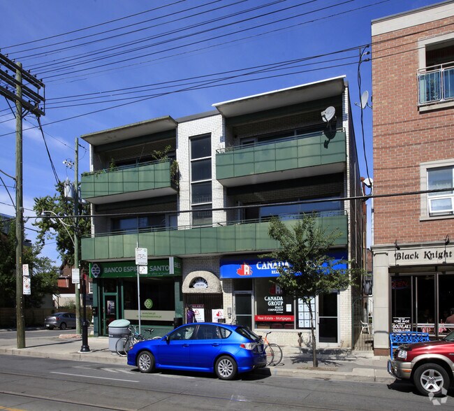 More Photos Of 860 College St, Toronto Storefront Retail Residential For Lease