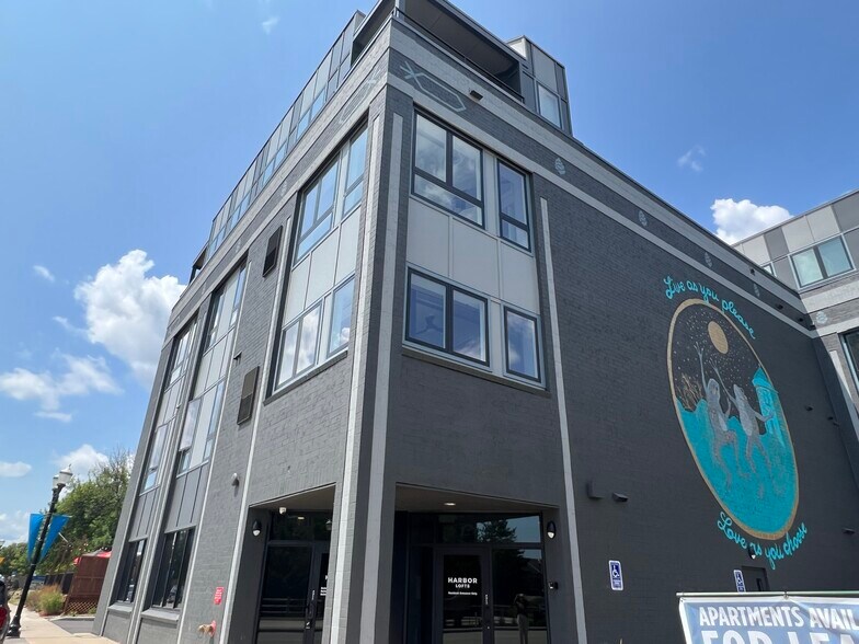 More Photos Of 130 Main St, Menasha Apartments For Lease