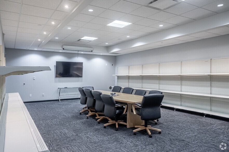 More Photos Of 1116 S Walton Blvd, Bentonville Office For Lease