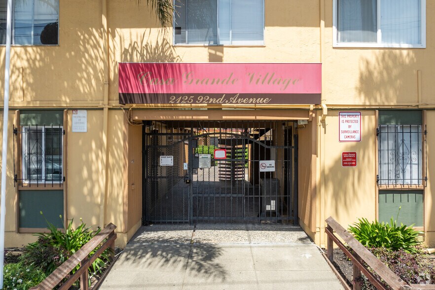 More Photos Of 2125 92nd Ave, Oakland Apartments For Sale