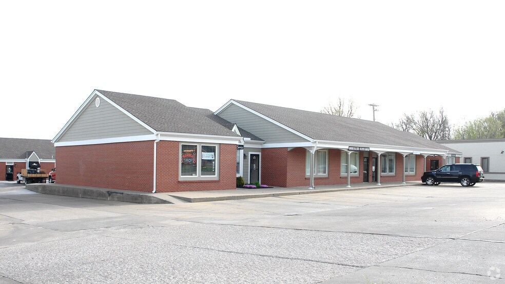 Primary Photo Of 612 SW 3rd St, Lee's Summit Medical For Lease