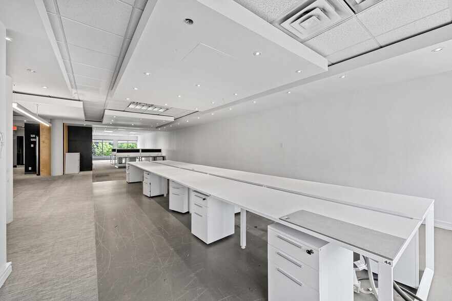Primary Photo Of 354 Davenport Rd, Toronto Freestanding For Lease