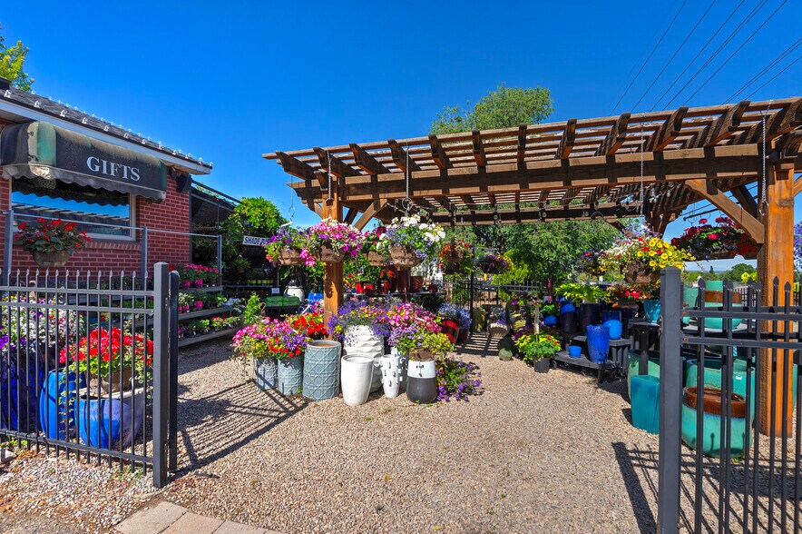 More Photos Of 2194 E Fort Union Blvd, Salt Lake City Freestanding For Sale