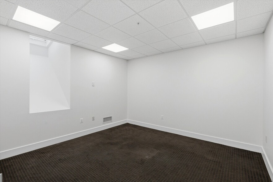 More Photos Of 528 E Lancaster Ave, Wayne Office For Lease