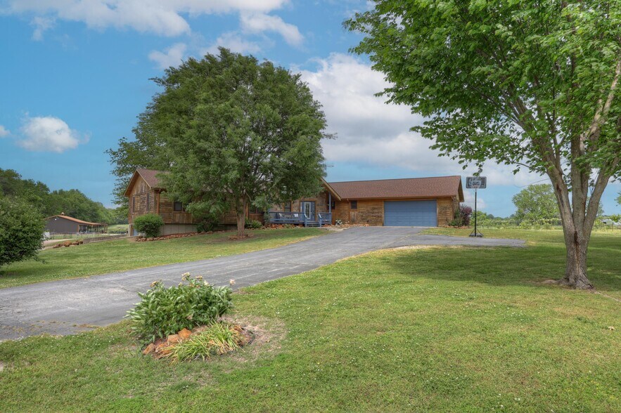 More Photos Of 25695 Mulberry Rd, Webb City Winery Vineyard For Sale