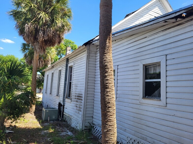 More Photos Of 2902 N Albany Ave, Tampa Religious Facility For Sale