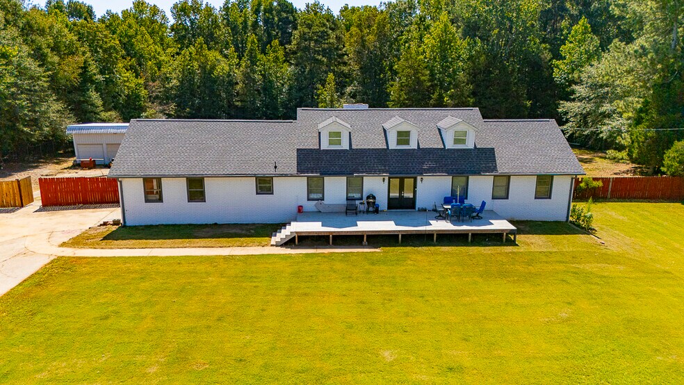 More Photos Of 4181 McBrayer Rd, Oakwood Industrial For Sale