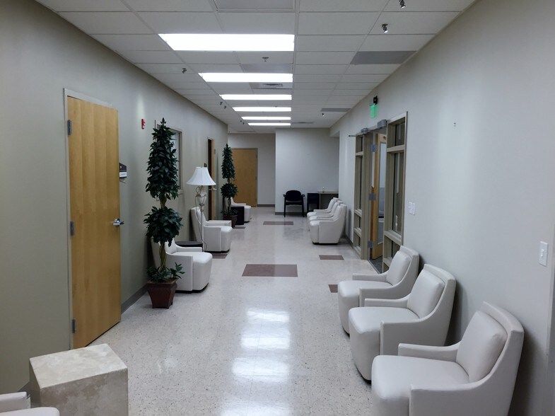 More Photos Of 4532 N Mesa St, El Paso Medical For Lease