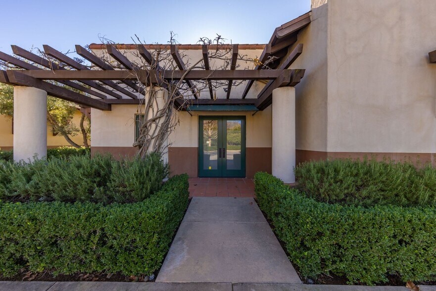 More Photos Of 407 Bryant Cir, Ojai Manufacturing For Sale