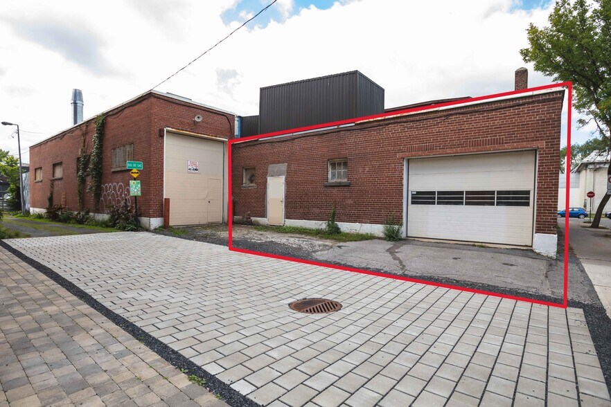 More Photos Of 3130-3144 Rue de Rouen, Montréal Industrial For Lease