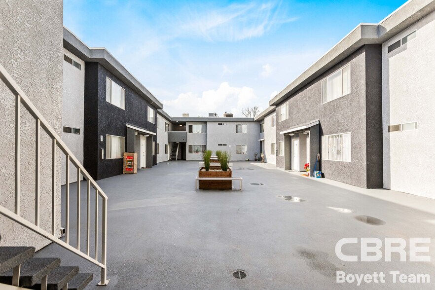 More Photos Of 6643 Haskell Ave, Van Nuys Apartments For Sale