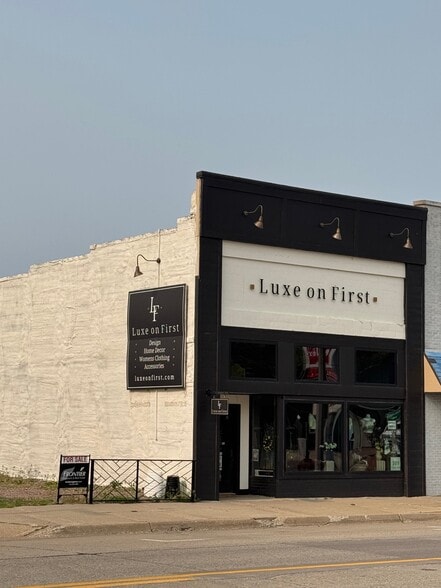 Primary Photo Of 109 1st Ave, Rock Rapids Storefront Retail Office For Sale
