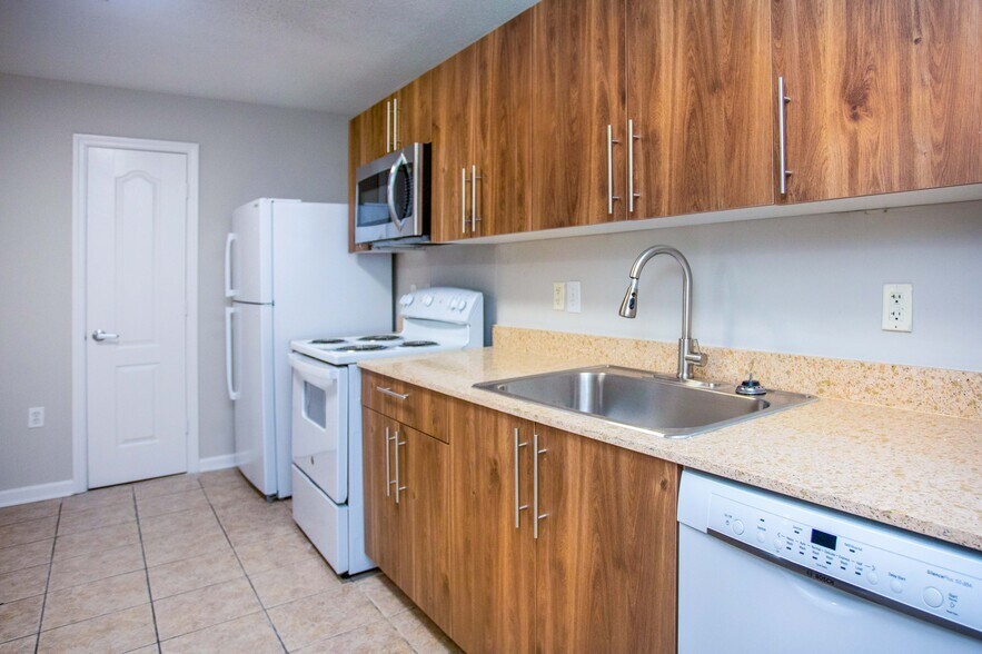 More Photos Of 3000 S Adams St, Tallahassee Apartments For Sale