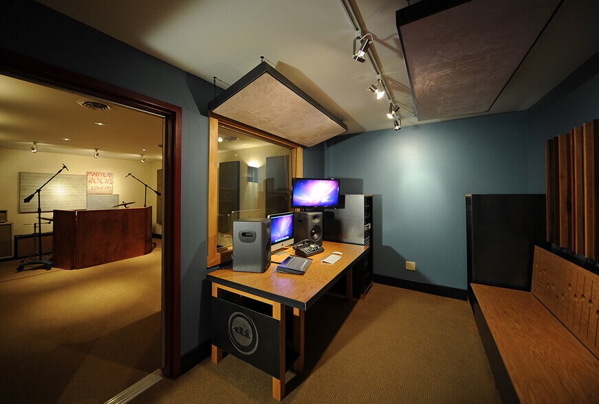 More Photos Of 1001 Rectory Ln, Baltimore Warehouse For Sale