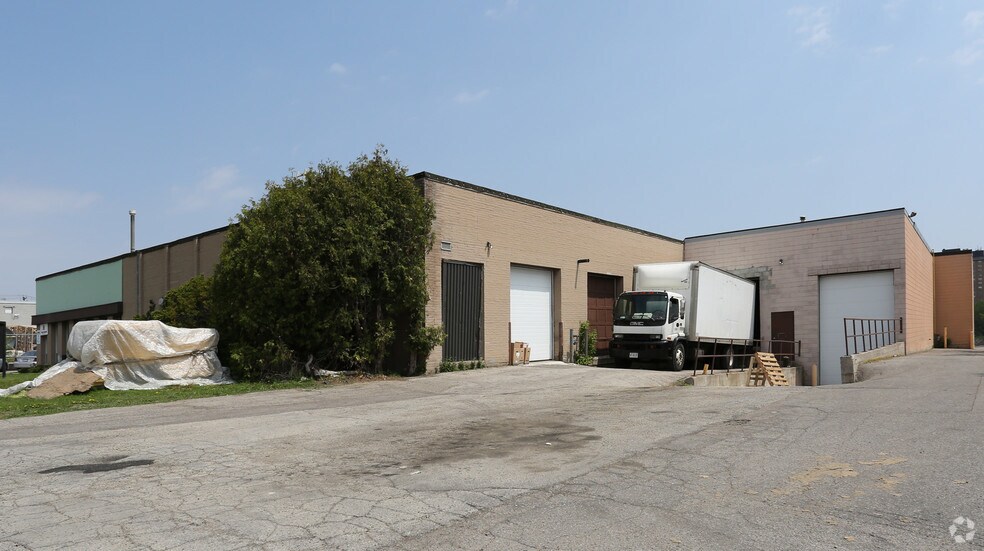 More Photos Of 90 Production Dr, Toronto Warehouse For Lease