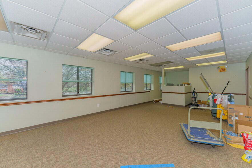 More Photos Of 961-963 State Route 146, Clifton Park Medical For Lease