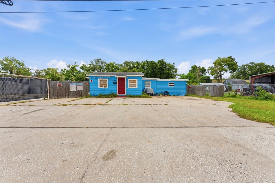 More Photos Of 13257 Automobile Blvd, Clearwater Industrial For Sale