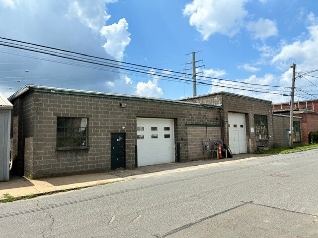 More Photos Of 257 Roosevelt Dr, Derby Manufacturing For Lease