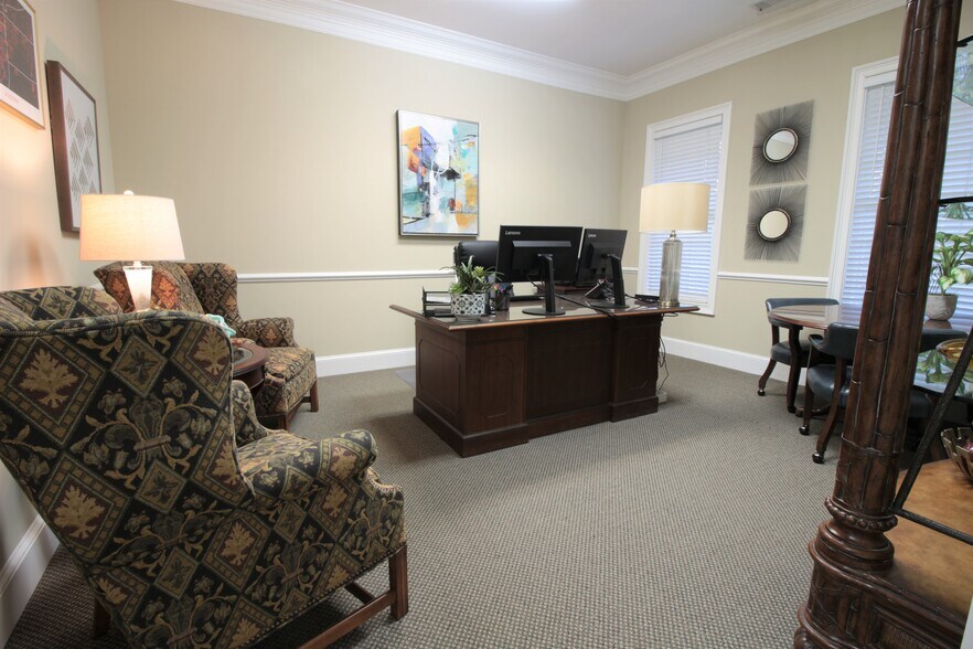 More Photos Of 3535 Roswell Rd, Marietta Office Residential For Lease