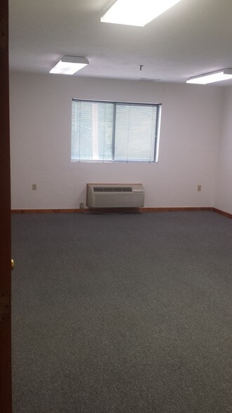 More Photos Of 840 Main St, Millis-Clicquot Office For Lease