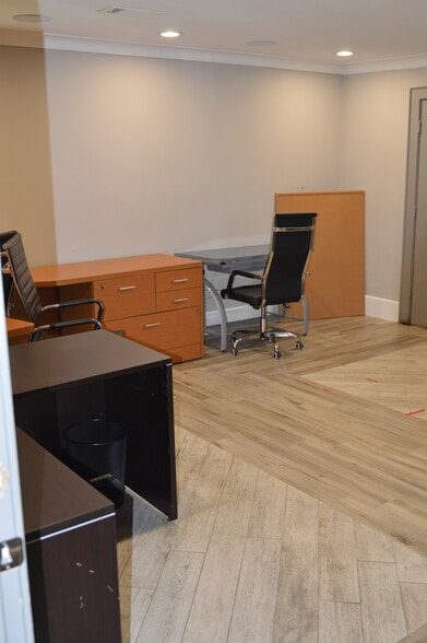 More Photos Of 4215 Washington Ave, Houston Freestanding For Sale