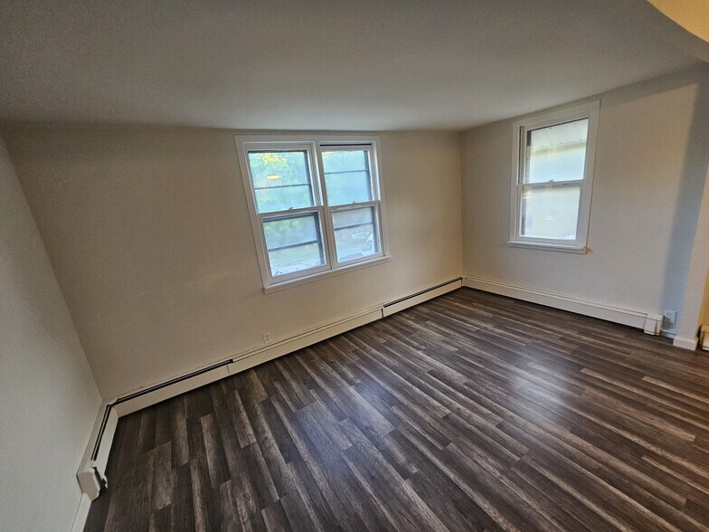 More Photos Of 134 Ponquogue Ave, Hampton Bays Apartments For Sale