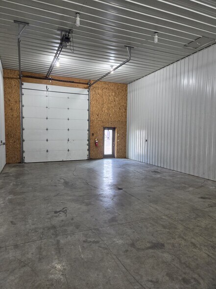 More Photos Of 3830 S Charleston Pike, Springfield Self Storage For Lease