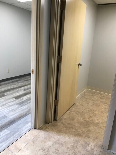 More Photos Of 4520 Oberlin Ave, Lorain Medical For Sale