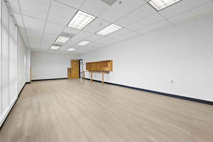 More Photos Of 4240 S Lees Summit Rd, Independence Office For Lease