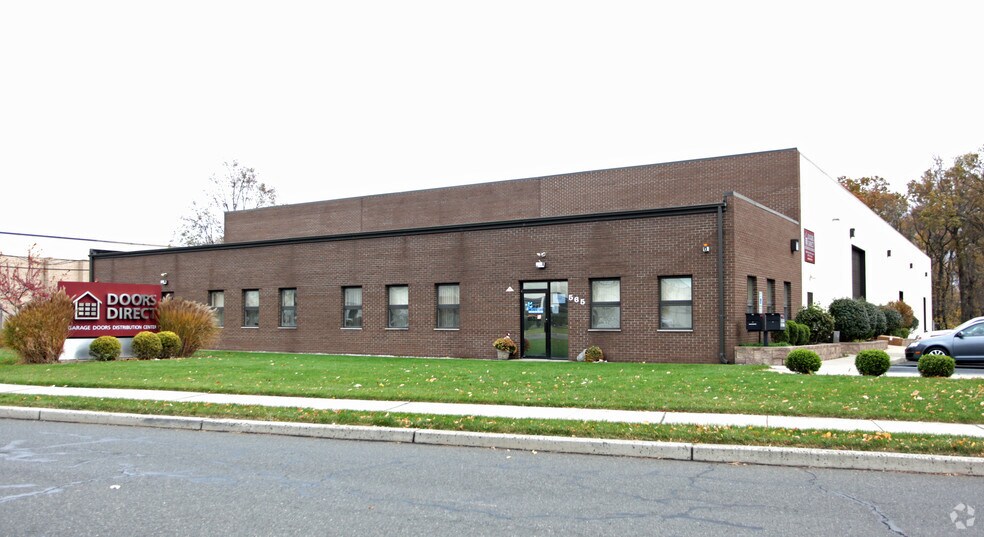 More Photos Of 565 Green Ln, Union Township Distribution For Lease