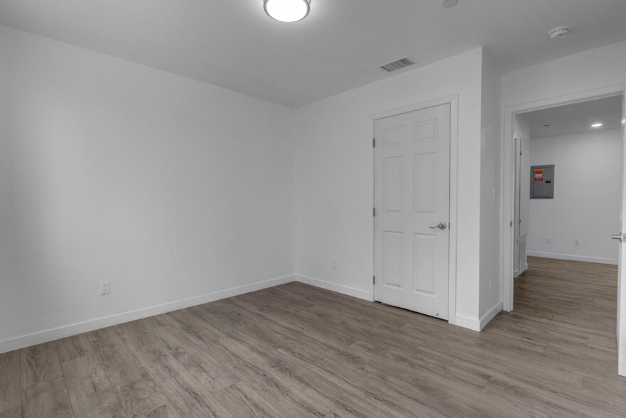 More Photos Of 2042 E El Segundo Blvd, Compton Apartments For Sale